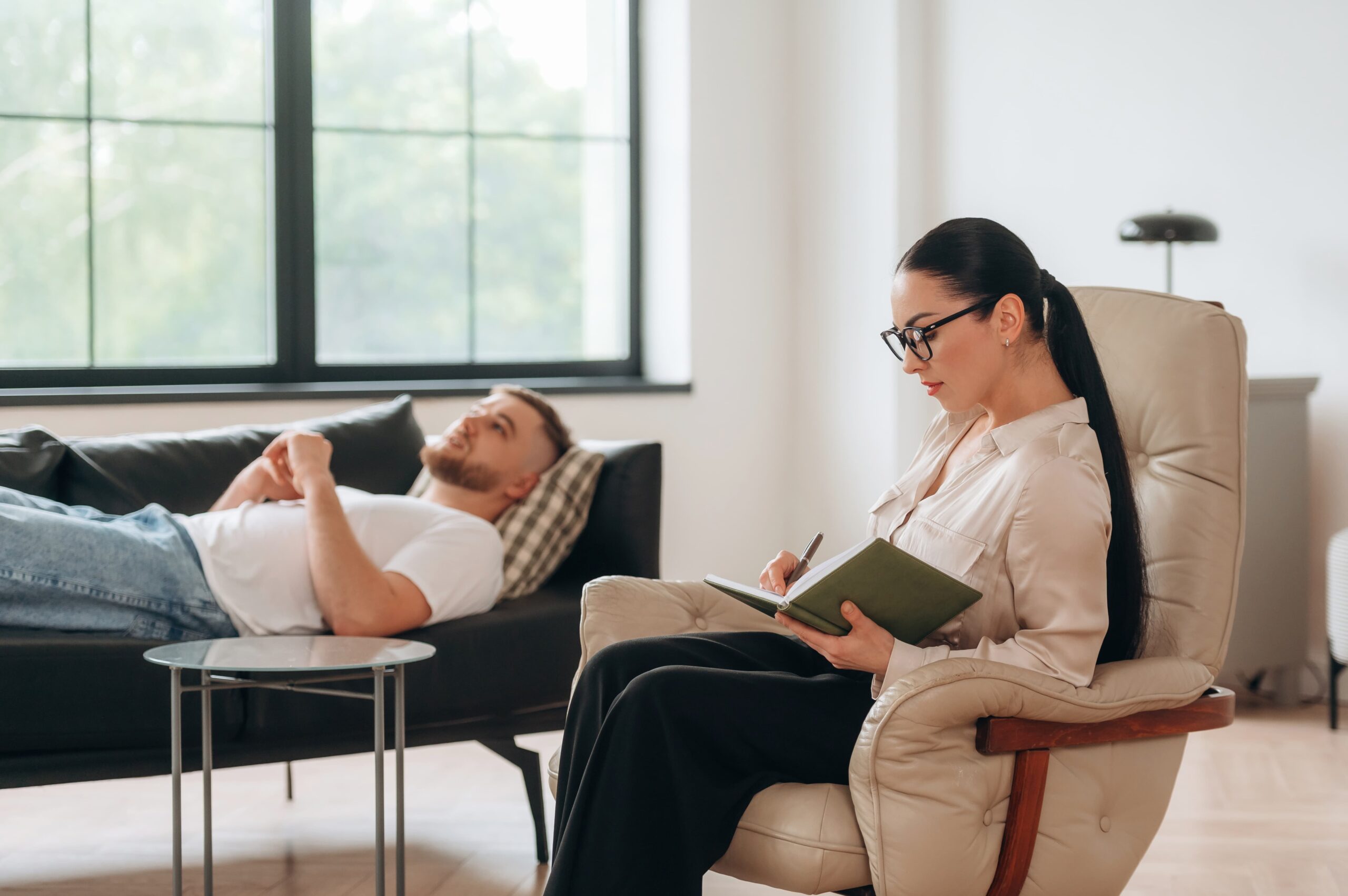 Hypnotherapy addiction recovery therapeutic setting